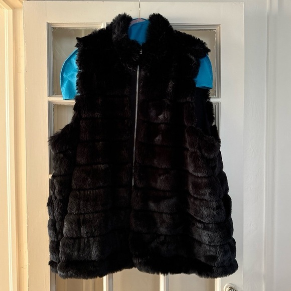 Donna Salyers water- resistant black mink reversible faux fur warm vest - Picture 5 of 11
